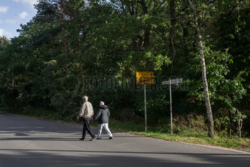 Berlin  Deutschland  Stadtgrenze in der Rahnsdorfer Strasse in Berlin-Mahlsdorf