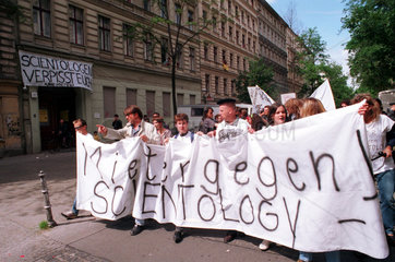 Demonstration von Mietern gegen Scientology