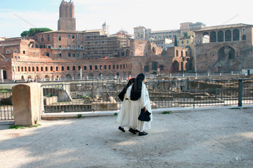 Zwei Nonne im Rom