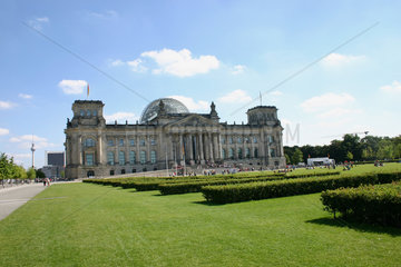 Liegewiese vor dem Reichstag