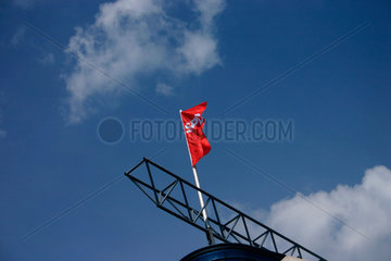 SPD Fahne auf dem Dach der Willy Brandt Haus