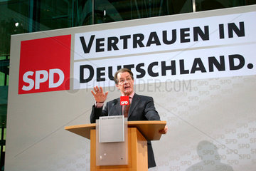 Berlin - Franz Muentefering bei der presentation der SPD Wahlmanifest