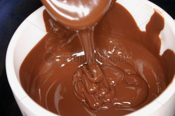 fluessige Schokolade in eine Tasse