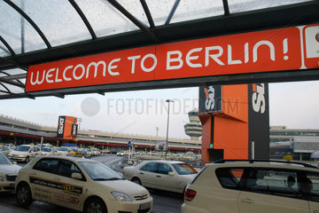 Taxistand am Flughafen Berlin Tegel