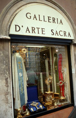 Rom  ITA  07.06.2000 -- Rom: Die Galerie der heiligen Kunst mit