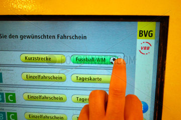 Berlin. BVG Fahrscheinautomat und Fussball WM Ticket
