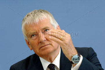 Bundesinnenminister Otto Schily (SPD)  Berlin