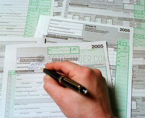 Steuerformulare zur Einkommensteuererklaerung 2005