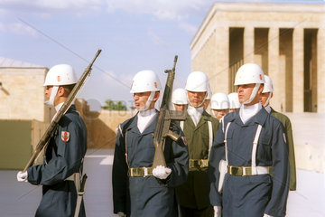 Soldaten beim Atatuerk Mausoleum in Ankara