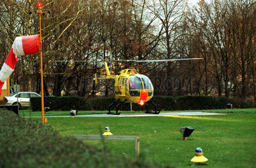 Hubschrauber der ADAC Luftrettung GmbH beim Start