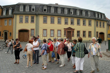 Weimar  Touristen vor dem Goethe-Haus