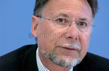 Dr. Reinhard Hermle  VENRO