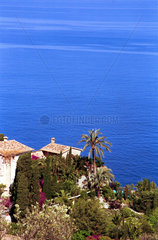 Blick auf das Dorf Lluc-Alcari am Meer  Mallorca