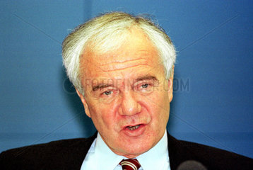 Dr. Manfred Stolpe ( SPD )  Ministerpraesident Brandenburg