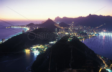 Rio de Janeiro in abendlicher Stimmung