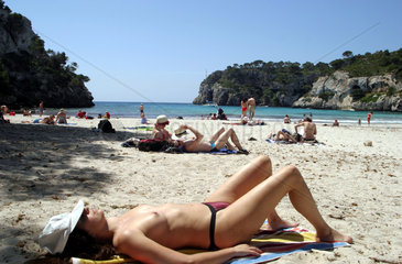 Strandszene auf Menorca