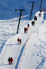 Obertilliach  Oesterreich  Schlepplift im Skigebiet Golzentipp