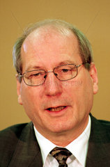 Reinhard Klimmt (SPD)  Bundesminister Bau  Verkehr  Wohnen