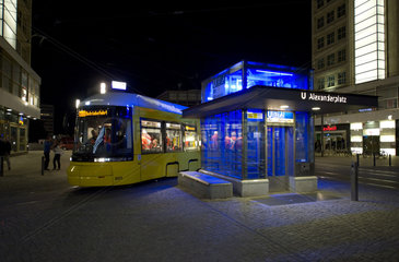 BVG Tram  Tw 8001