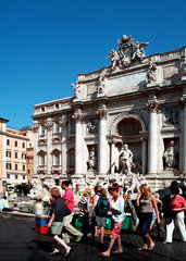 Rom  der Trevi-Brunnen an der Piazza di Trevi