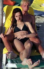 Paar am Playa del Trench auf Mallorca