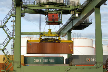 Berlin  Deutschland  Container im Westhafen