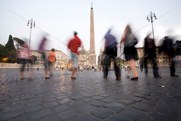Rom  Italien  Piazza del Popolo mit dem zweitgroessten aegyptischen Obelisk