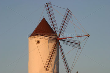 Windmuehle in Es Mercadal auf Menorca