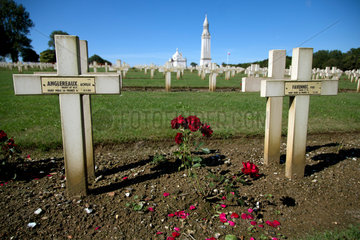 Ablain-Saint-Nazaire  Frankreich  Franzoesischer Nationalfriedhof Notre-Dame-de-Lorette