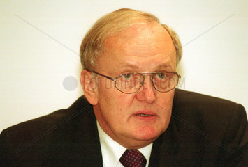 Uwe Woelfer  Mitglied des Vorstandes der Beiersdorf AG