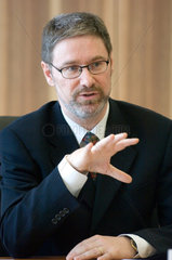Berlin  Prof. Lars-Hendrik Roeller  Praesident der esmt