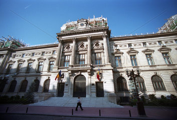 Fassade der Rumaenischen Nationalbank in Bukarest