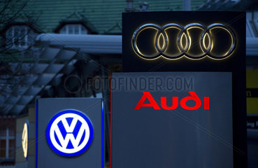 VW und Audi Leuchtreklamen