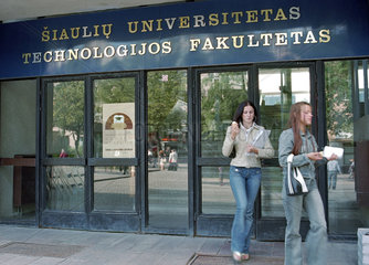 Eingang der Technischen Hochschule in Siauliai  Litauen