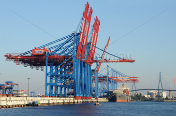 Hamburg  Deutschland  Blick auf den Containerterminal Burchardkai im Hamburger Hafen
