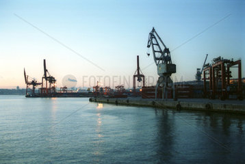 Containerterminal an der Bosporus-Meeresenge  Istanbul