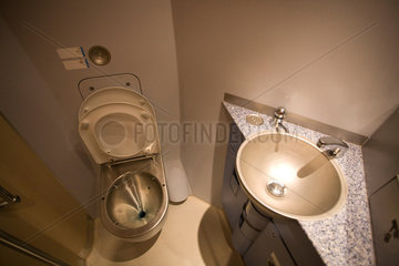 Spanien  Toilette in einem Erste Klasse-Waggon eines AVE-Zuges