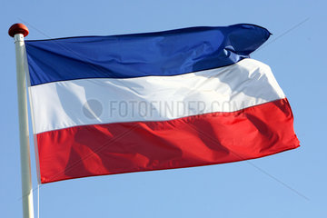 Wehende Flagge des Bundeslandes Schleswig-Holstein