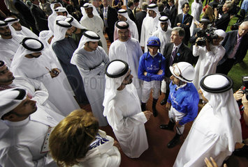 Dubai  Vereinigte Arabische Emirate  Beteiligte am Dubai World Cup im Fuehrring