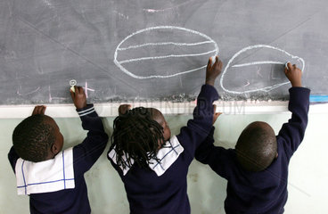 Nairobi  Unterricht im Waisenheim
