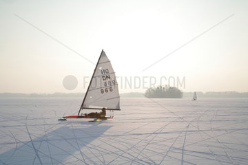 Ploen  Deutschland  Eissegler auf dem zugefrorenen grossen Ploener See
