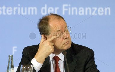Bundesfinanzminister Peer Steinbrueck  (SPD)