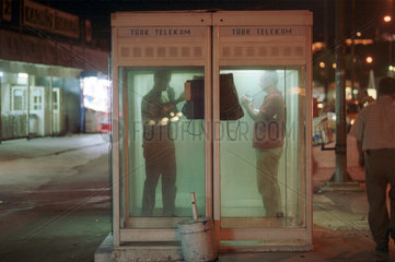 Telefonzelle am Abend  Istanbul