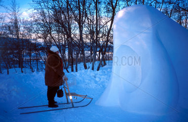 Schneeskulpturen in Kiruna