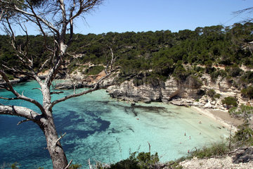 Bucht Cala Mitjana auf Menorca