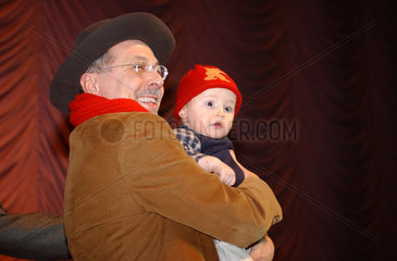 Dieter Kosslick mit Sohn auf Berlinale 2005