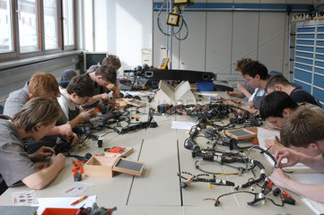 Ausbildungswerkstatt bei der Porsche AG in Stuttgart-Zuffenhausen
