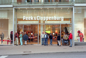 Eingang zu einer Filiale von Peek&Cloppenburg