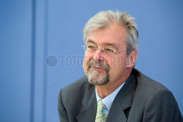 Berlin  Deutschland  Dr. Bruno Schoch  Friedensgutachten 2008