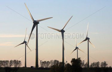 Klausdorf  Deutschland  Windkraftraeder